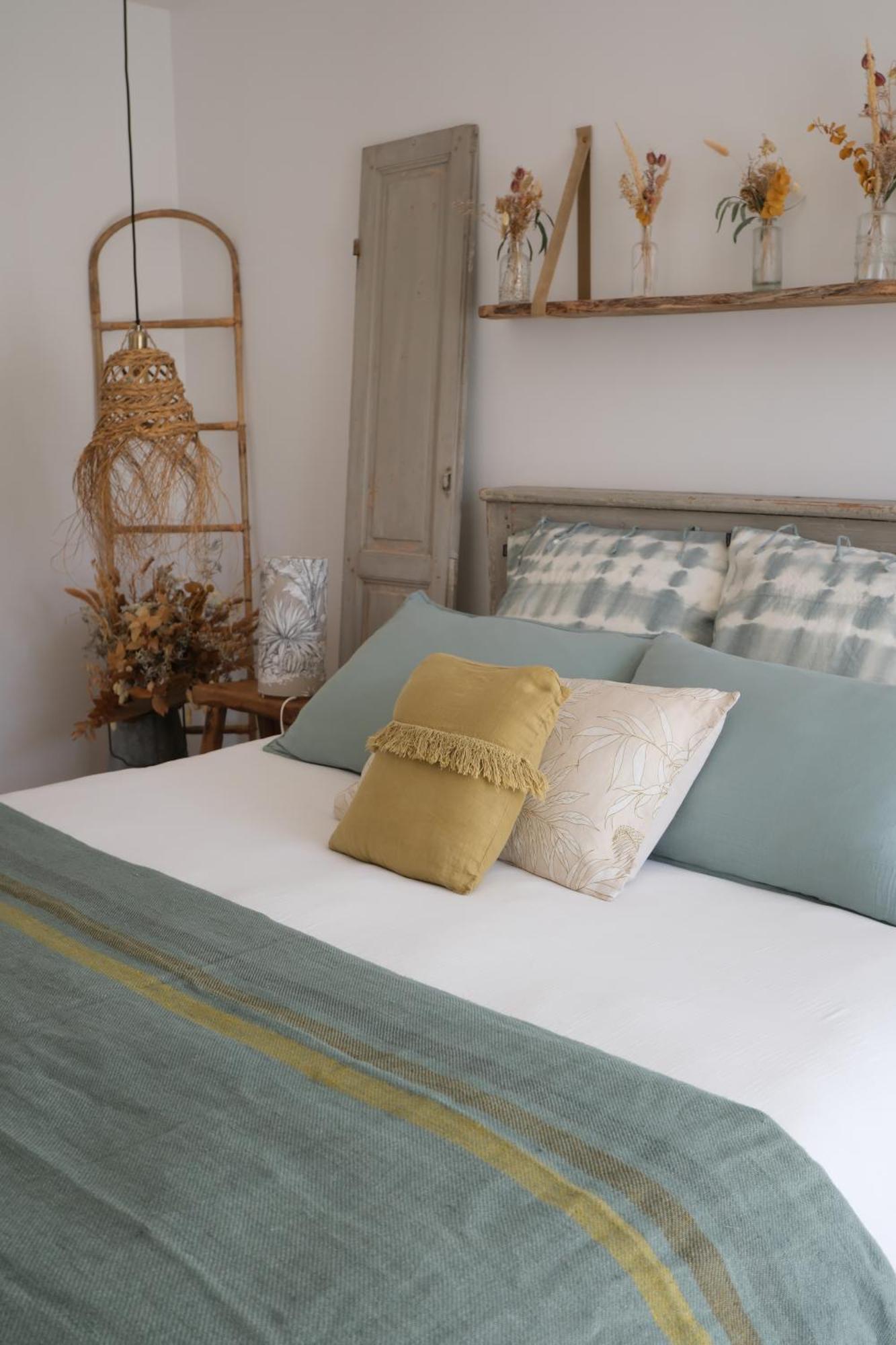 La Petite Parenthese Bed & Breakfast Chaveyriat Eksteriør bilde